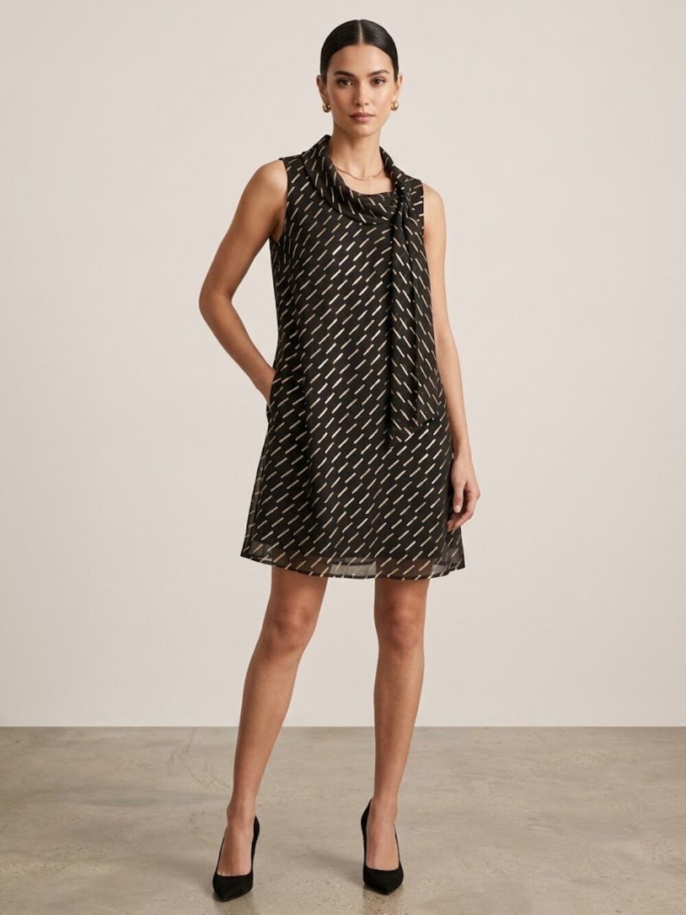 Signature Robbie Bee Women’s 16W Black Gold Metallic Stripe Sleeveless Dress